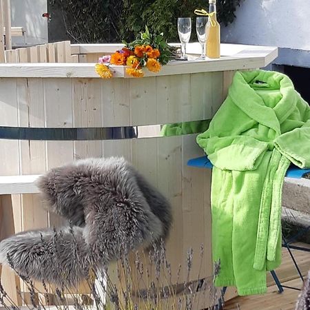 Gite La Petite Maison Horlogere Et Jacuzzi , Raquettes Les Fontenelles Ngoại thất bức ảnh