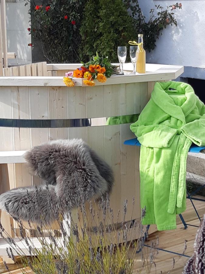 Gite La Petite Maison Horlogere Et Jacuzzi , Raquettes Les Fontenelles Ngoại thất bức ảnh